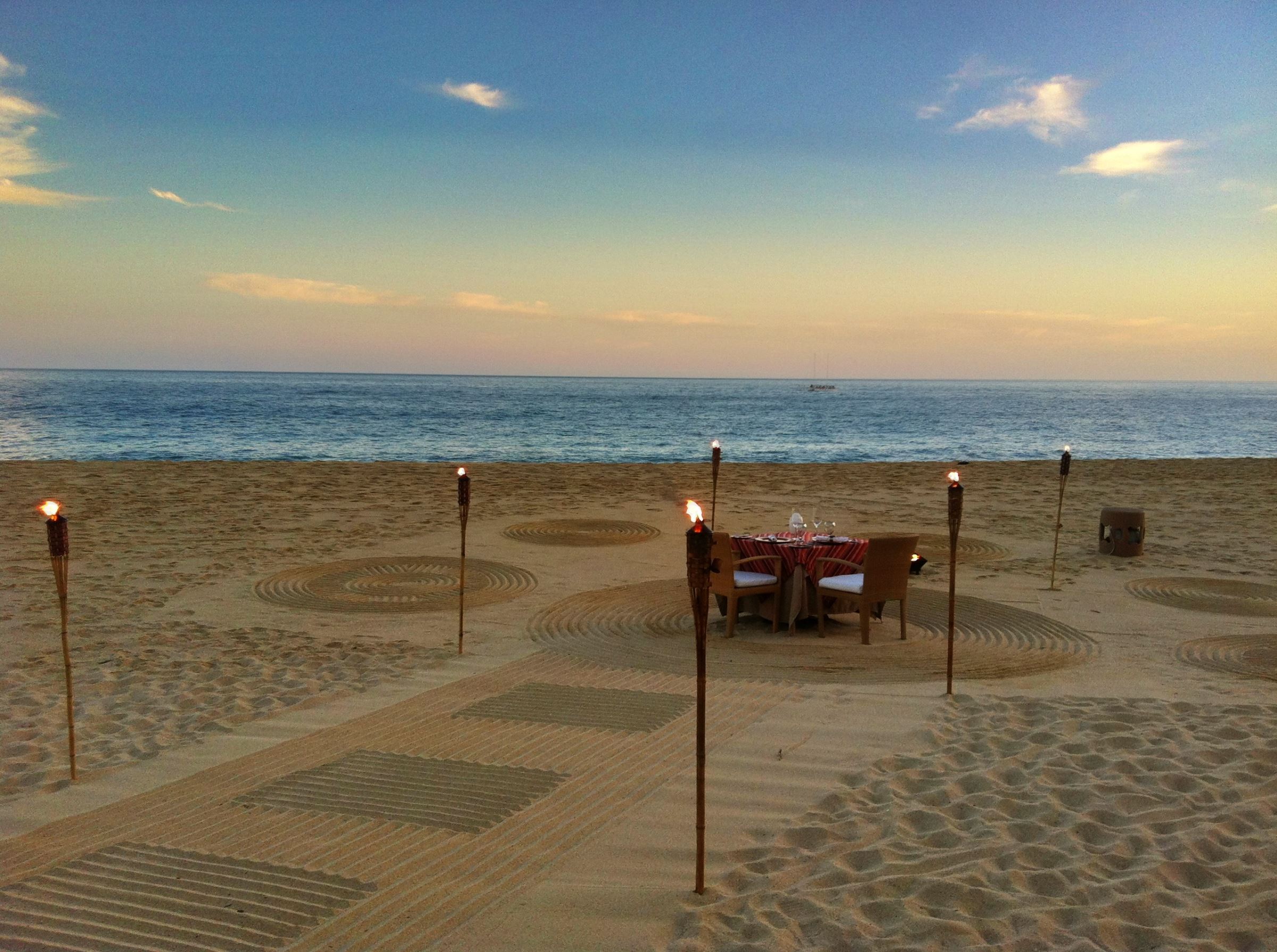 Plenty of honeymooners have just crossed the border in order to have some fun. LeAnn Rimes and Eddie Cibrian, Hollywood actor Gwyneth Palthrow and Coldplay frontman Chris Martin, singer Kevin Jonas and Daniella Deleasa, are but a few of the many who have enjoyed catching the sun’s rays on the beach and sipping on cocktails by the poolside.