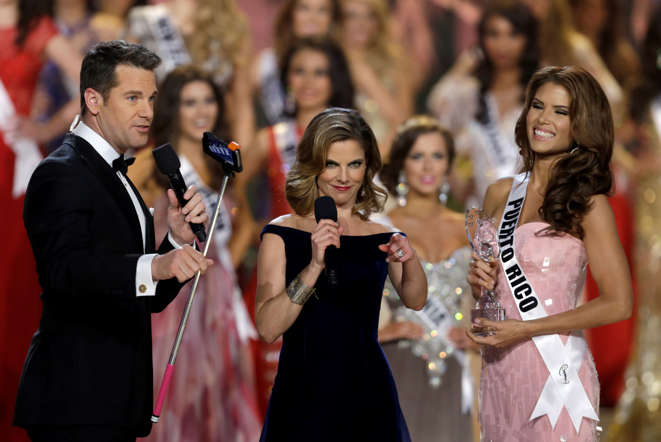 Paulina Vega aus Kolumbien ist Miss Universe - Paulina Vega e Kolumbisë fitoi Mis Universin AA8AoRY