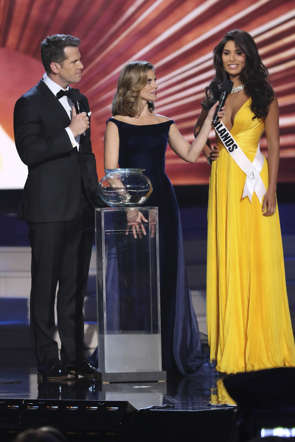 Paulina Vega aus Kolumbien ist Miss Universe - Paulina Vega e Kolumbisë fitoi Mis Universin AA8AoT1
