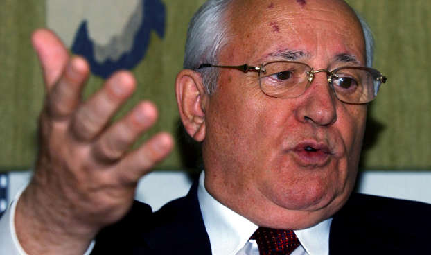 Pour Gorbatchev, le monde est "au bord d'une nouvelle Guerre froide" AA8Ixto