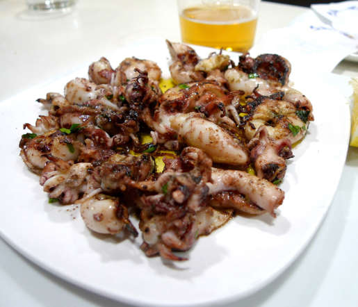 Tiny squid, also known as puntillitas, are fried and served fresh from the pan. The squid is usually covered in a batter before it is fried.