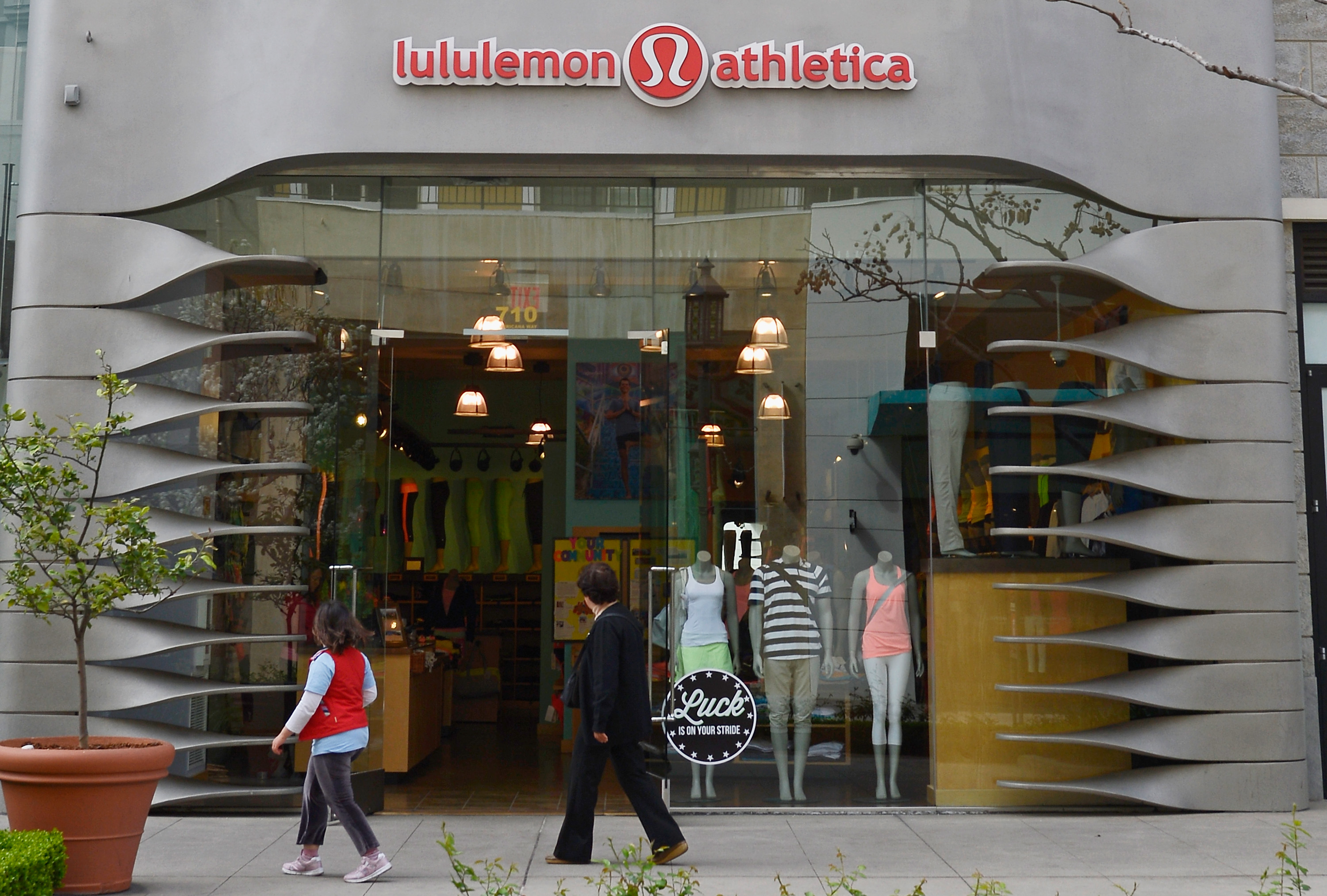 Lululemon close Ivivva-branded stores