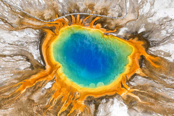 Grand Ngjyra-ngjyra Pranvera në Parkun Kombëtar Yellowstone. AAbDayD