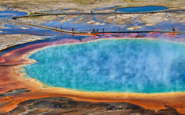 Grand Ngjyra-ngjyra Pranvera në Parkun Kombëtar Yellowstone. AAbDnnb
