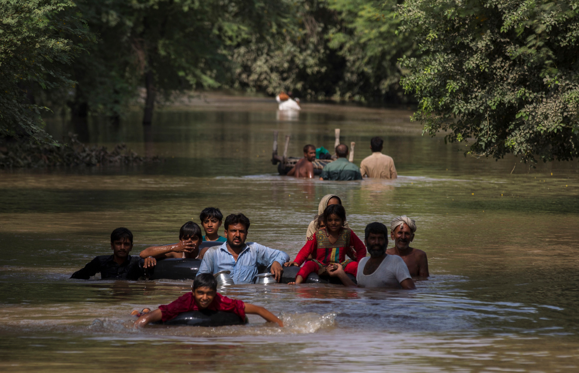 Miraculous rescue family trapped submerged