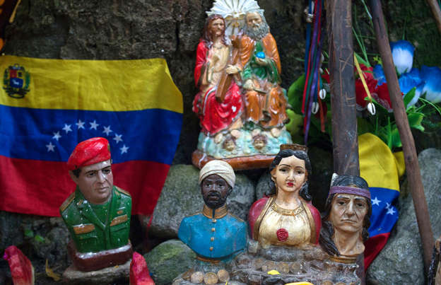 Venezolanos se refugian en el espiritismo y la santería BB9uysR