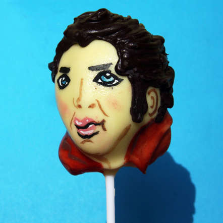 Miss Insomnia decorated this cake pop as Elvis Presley.