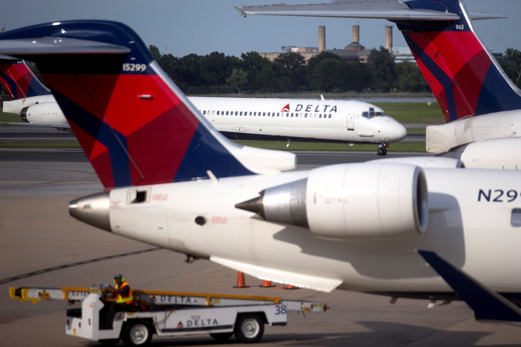 Delta Lines' massive sale ho**ur