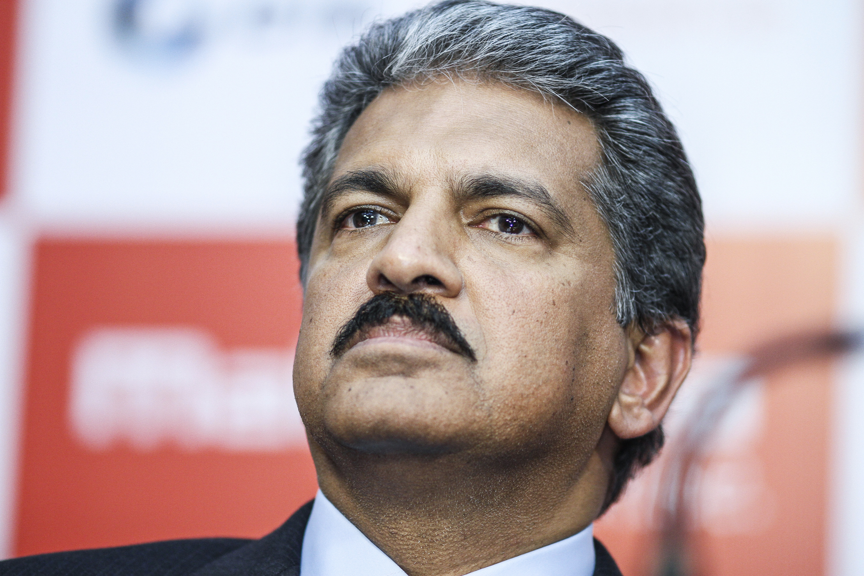 Mahindra â€˜sorryâ€™ over techieâ€™s firing