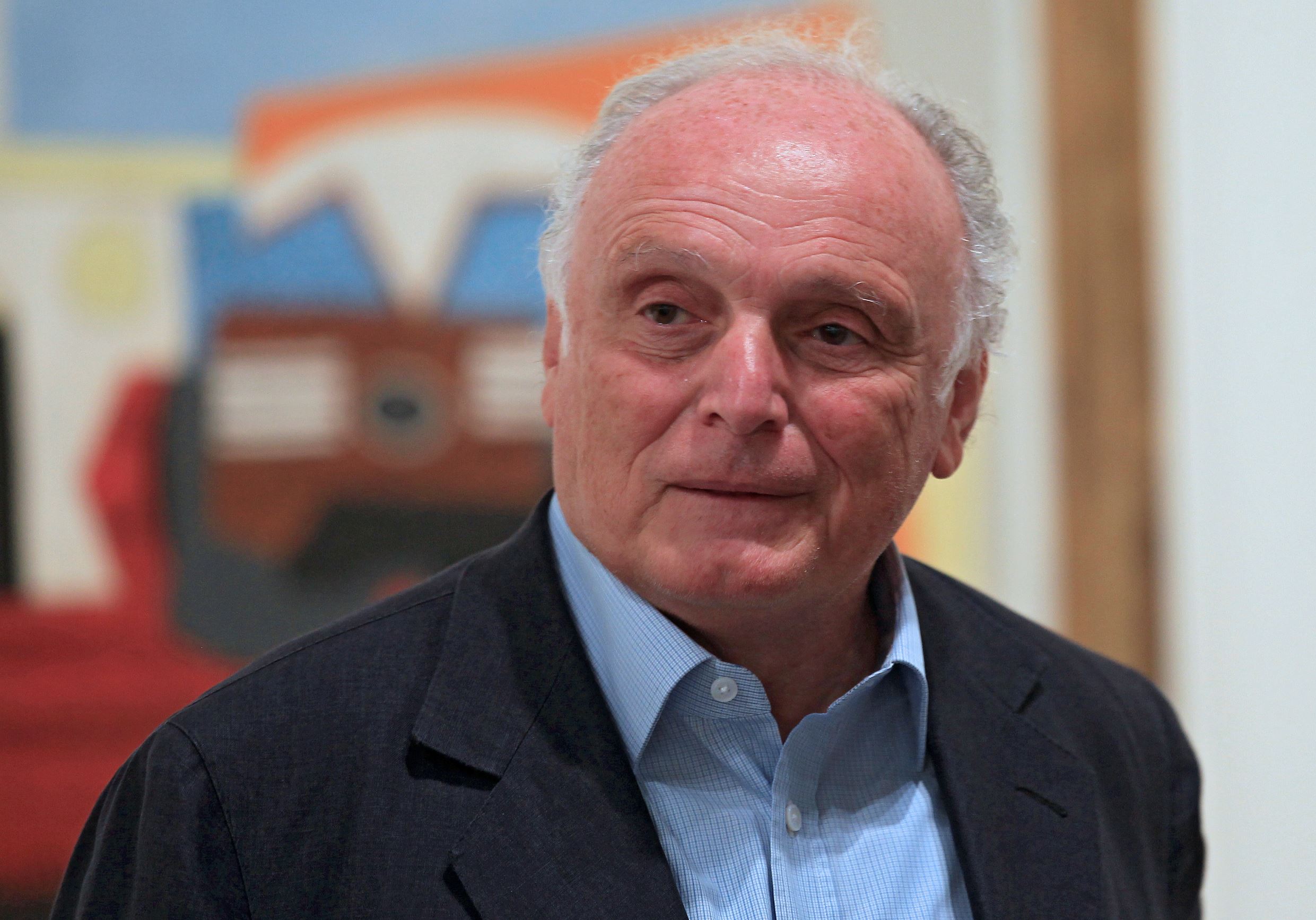 Net Worth: US $1.8 B </p>
<p>Source: Art collection