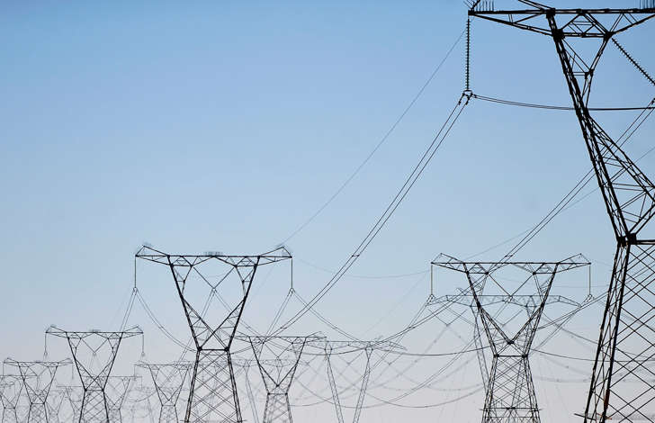 Aneel aprova novas tarifas que elevam contas de energia em 23,4% em média no país.