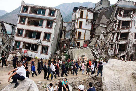 Tërmeti në Nepal merr përmasa katastrofike, mbi 1 500 të vdekur (Foto/Video) BBiFUXt
