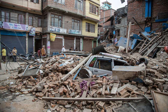 Tërmeti në Nepal merr përmasa katastrofike, mbi 1 500 të vdekur (Foto/Video) BBiG7ga