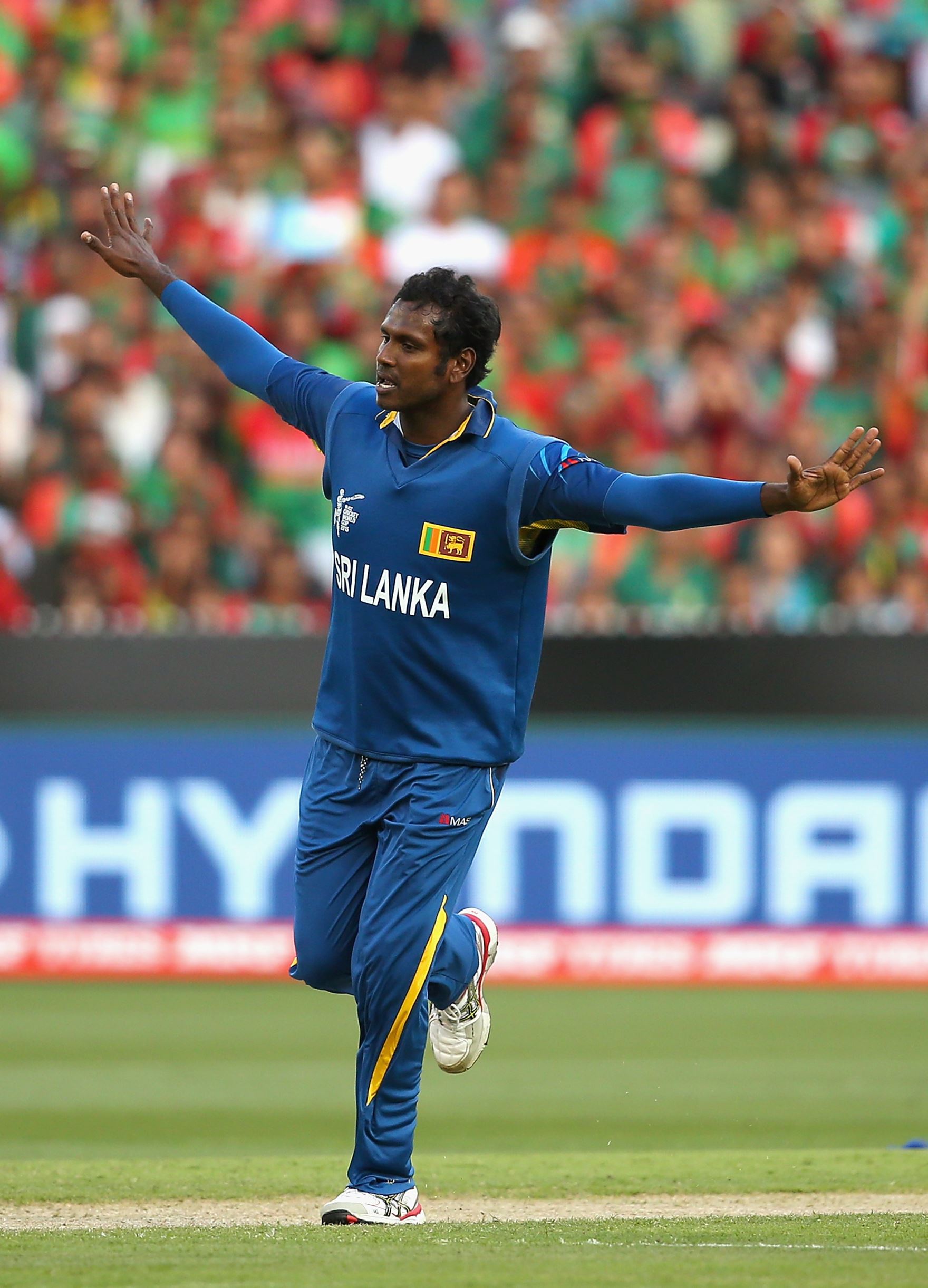 Mathews stays Test, skipper