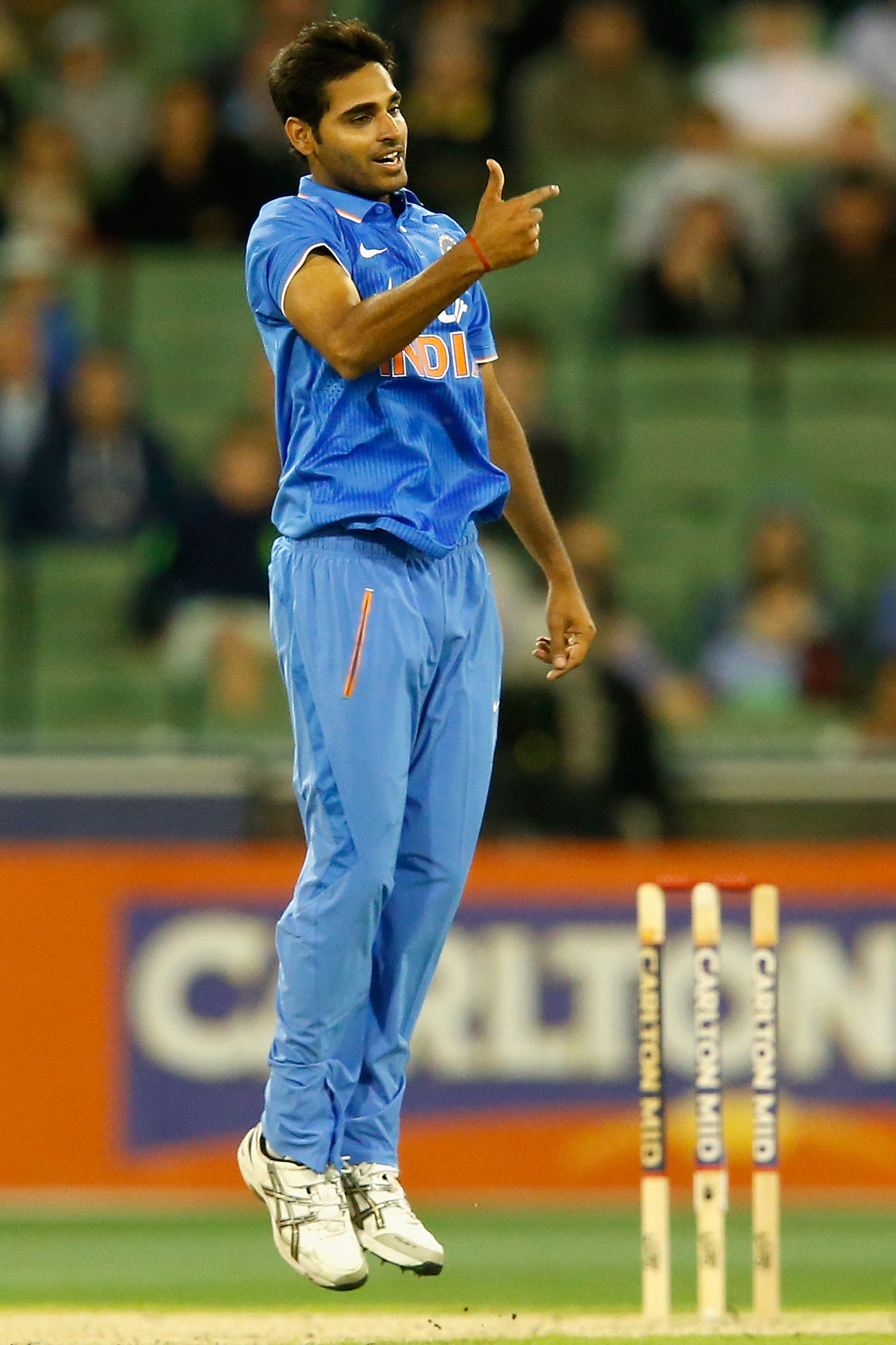 'Dhoni told take pressure'