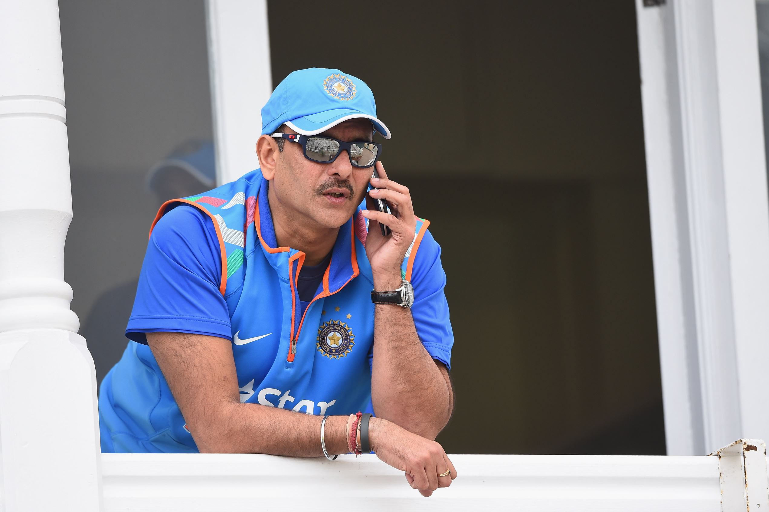 Shastri slams MSD's critics
