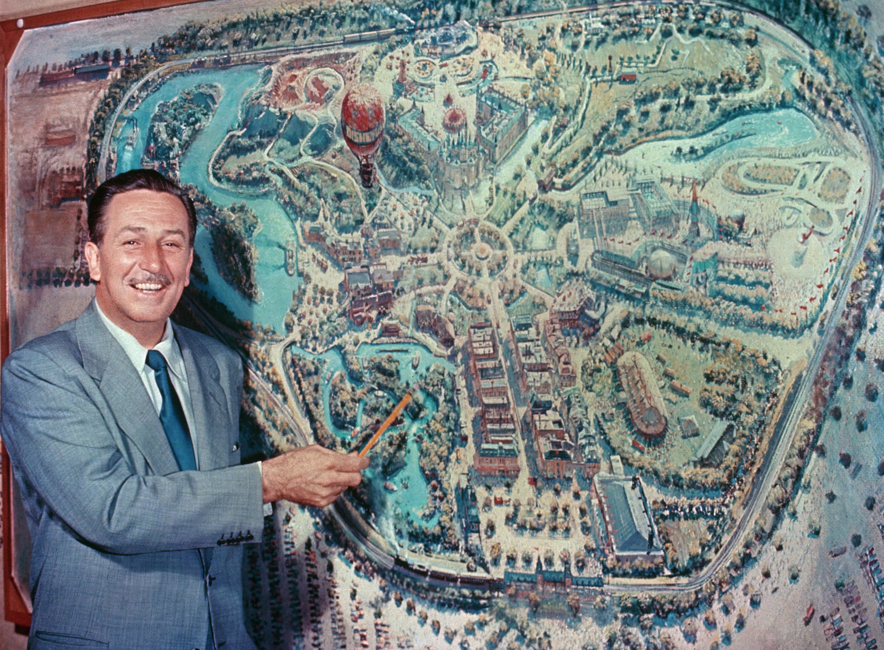 disneyland-then-and-now