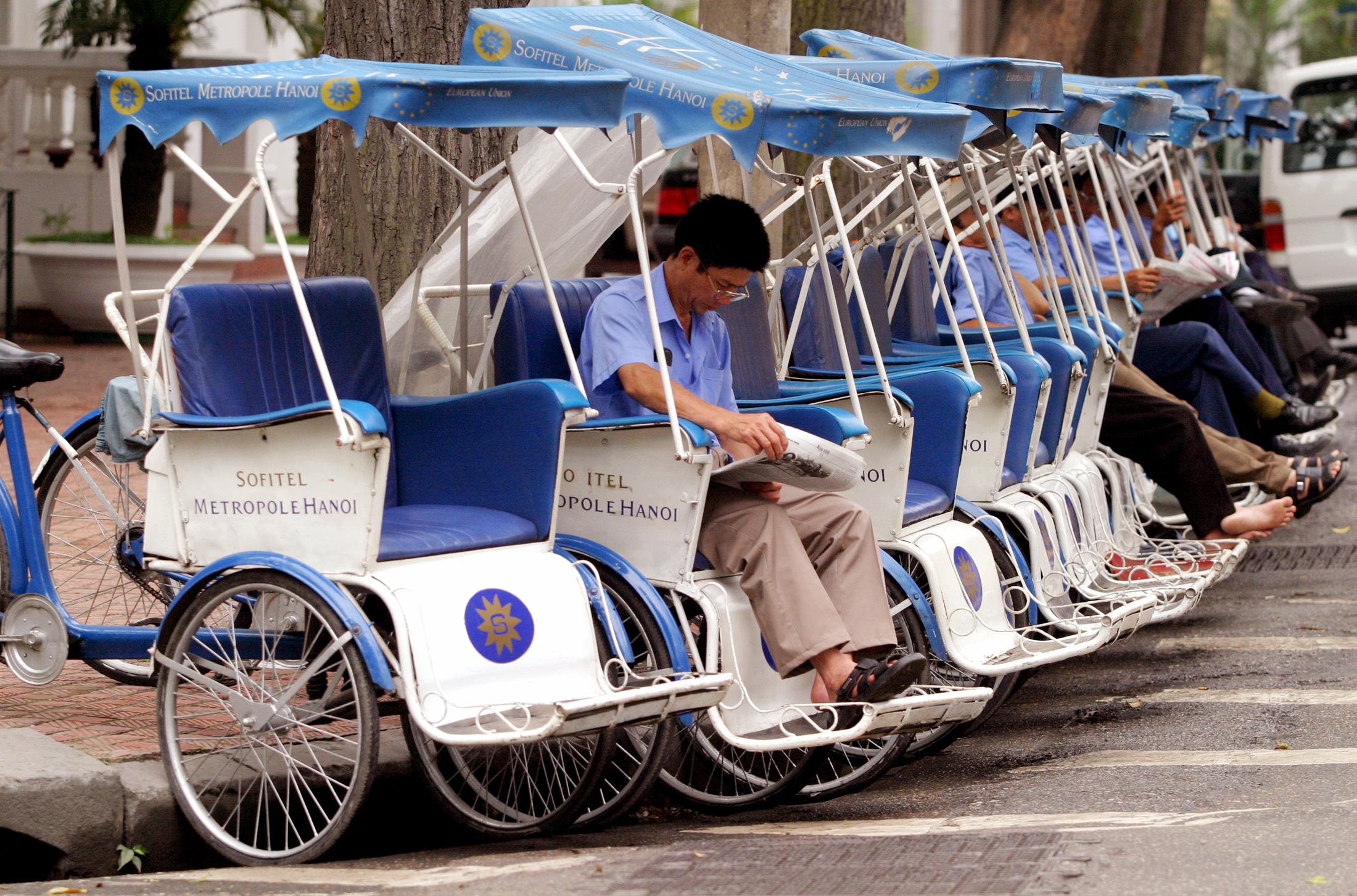 Другой транспорт. Велорикша (Cyclo).. Велорикши в Европе. Велорикша Вьетнам. Необычные транспортные средства.