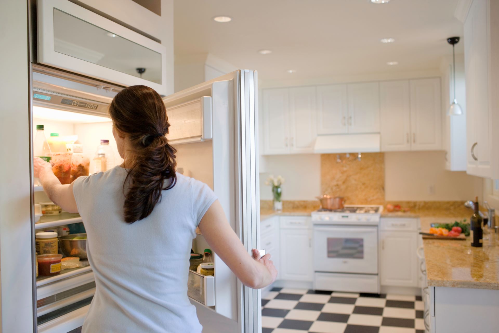 10 foods you should put in the fridge right now