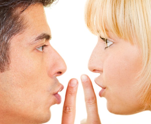 langer blickkontakt ohne lächeln