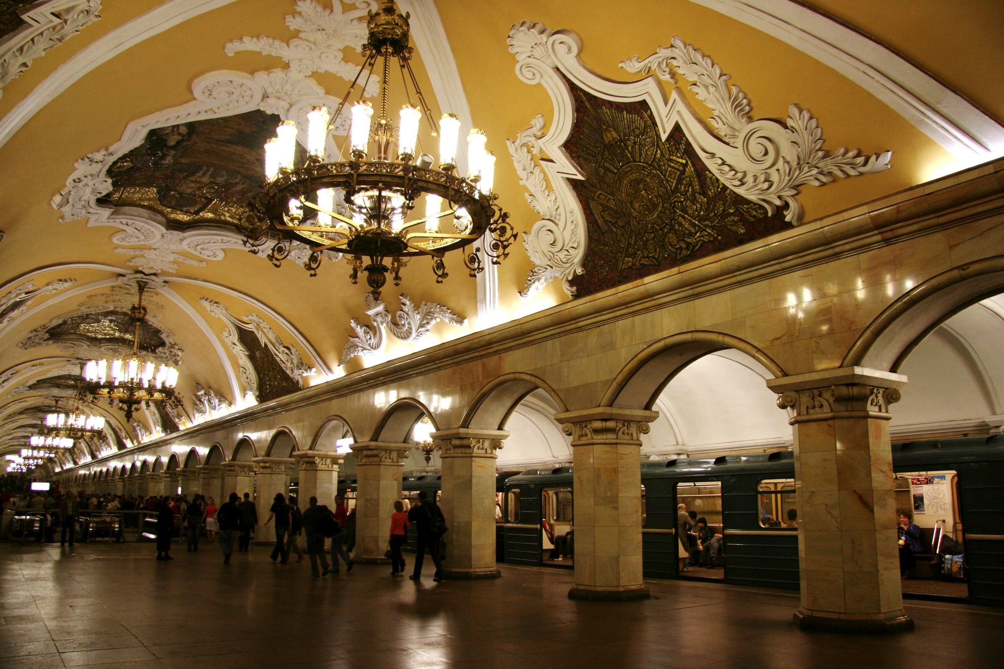 Frescoed ceilings, gigantic chandeliers, art nouveau benches – the Komsomolskaya metro station was built in the 1930s and remains one of the world’s most lasting and beautiful subway stations till date.