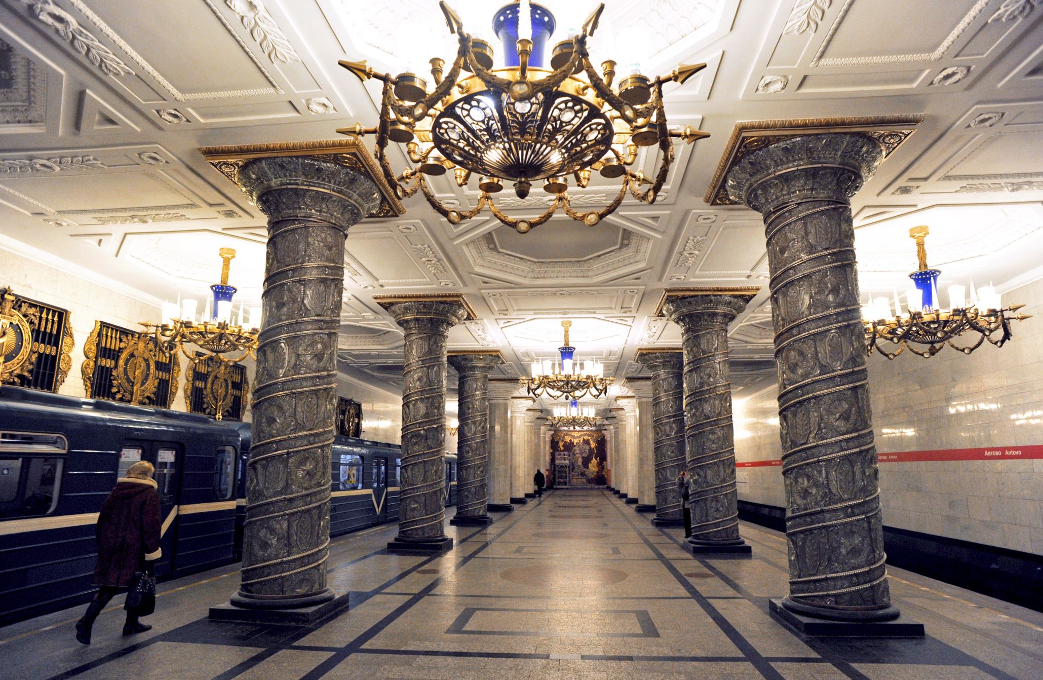 Built in 1955, the Avtoto metro station bears a striking resemblance to another famous landmark – the US Capitol. The neo-classical domed roof sits atop a station made of marble columns and stately mosaics.