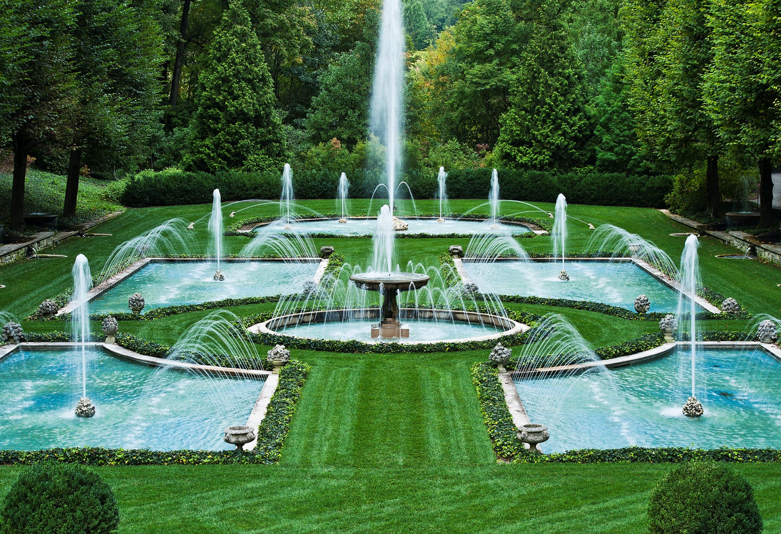 Fontan. Фонтаны Longwood Gardens. Кеннет сквер, Пенсильвания. Сады Лонгвуда итальянский фонтан. «Волшебные сады» Филадельфии, Пенсильвания. Сады Дюпона Филадельфия.