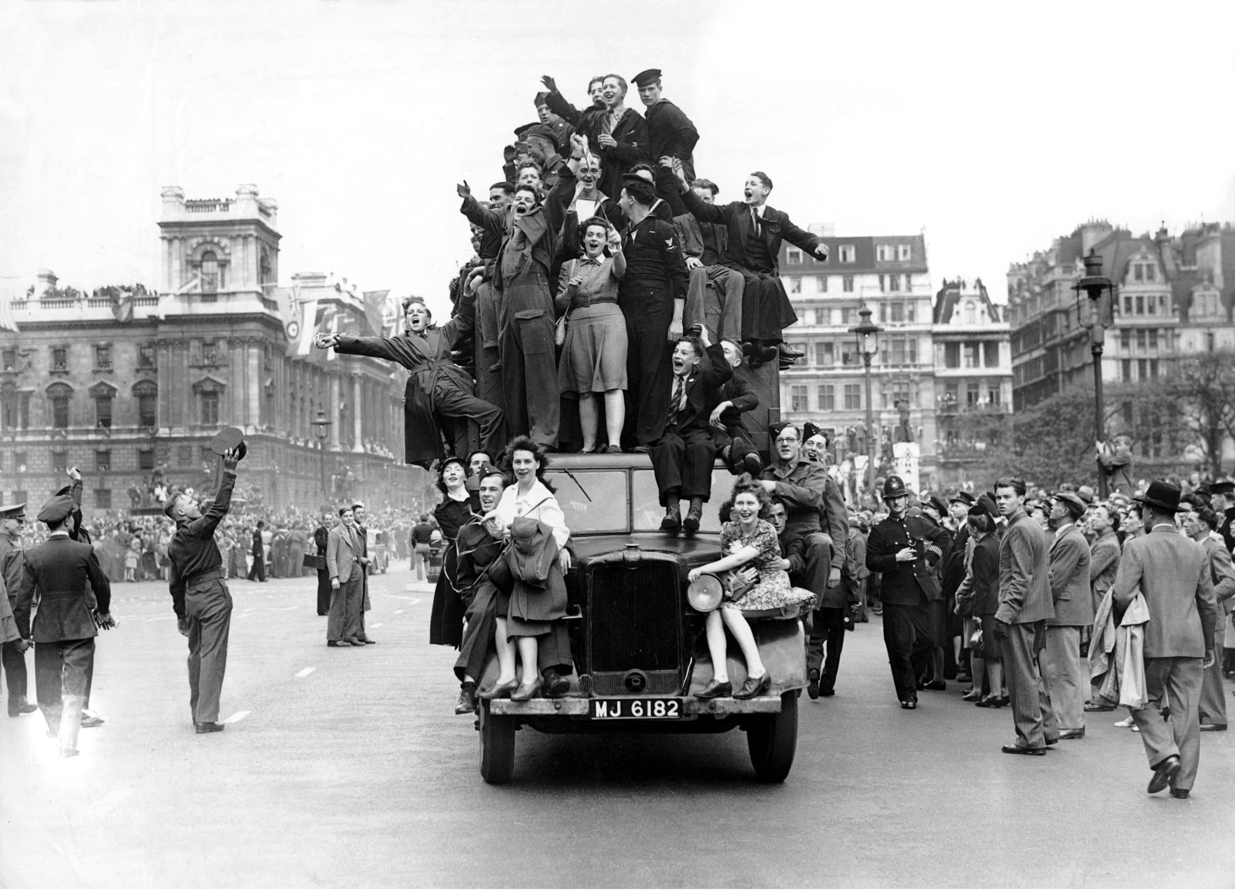 70 years ago: Historic VE Day celebration photos